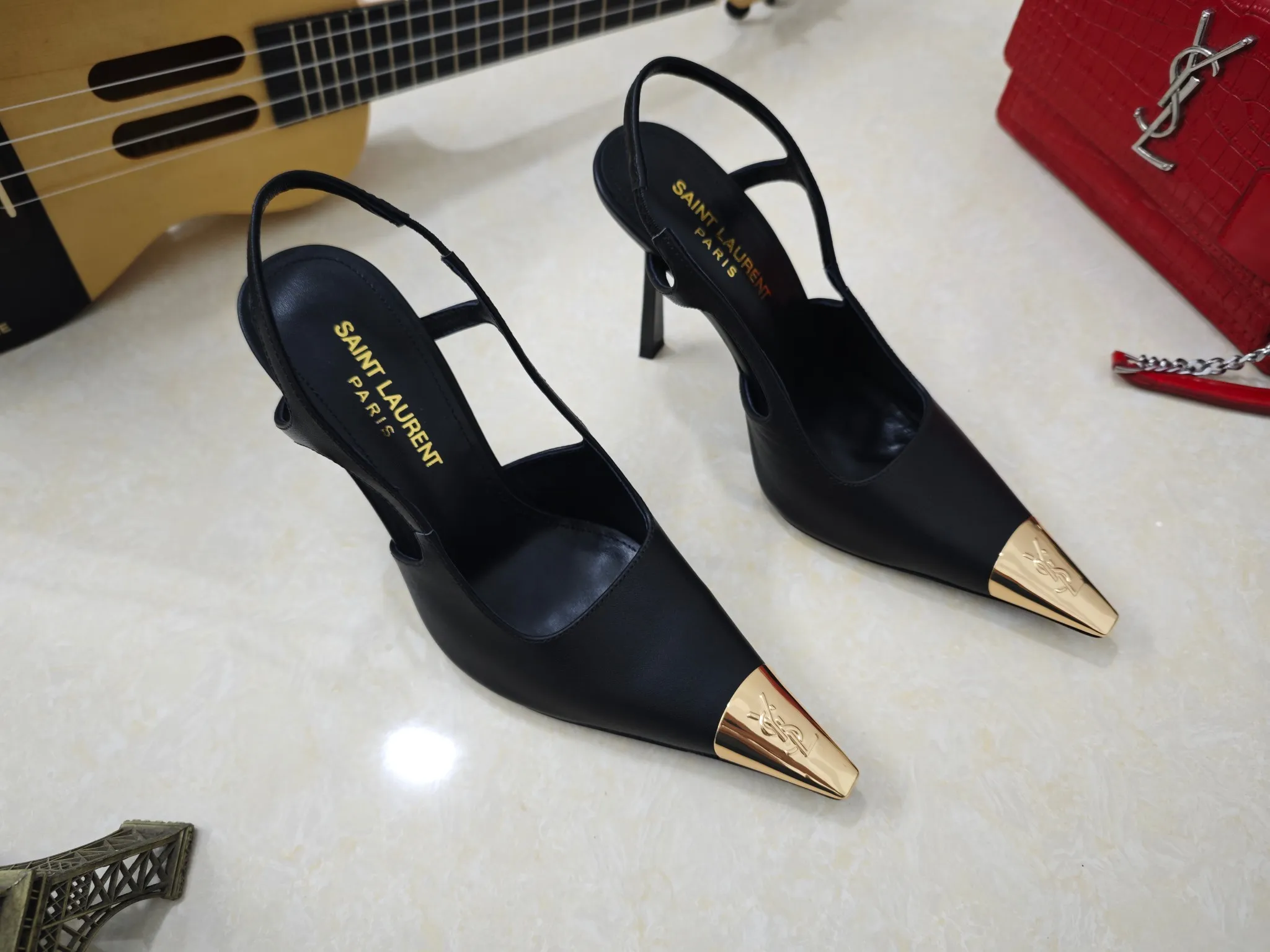 👟👟Ex-factory price 560👟👟【Saint Laurent】Yves Saint Laurent, high-heeled YSL sandals💃2024 early autumn counters are synchronized with the latest styles, YSL, and decorations👠 Classic and high-quality glamorous masterpieces, the hottest spring and summer series in the counter, with temperament, fashion, classic and attractive design style 😌The effect on the feet is particularly beautiful〰️, the material is imported from Italy, small black cow, imported black patent leather, lining, and foot pads; sheepskin, stiletto sandals, size 35-41 (34.41.42 must be customized, non-refundable) outsole; imported genuine leather outsole, complete with counter packaging